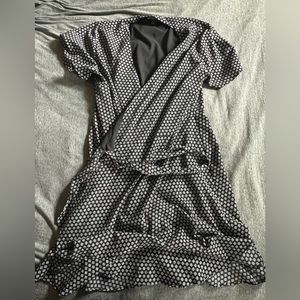 Cute banana republic wrap dress. Never worn.